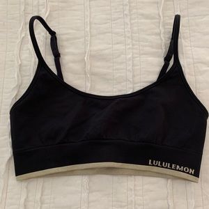 Lululemon sports bra